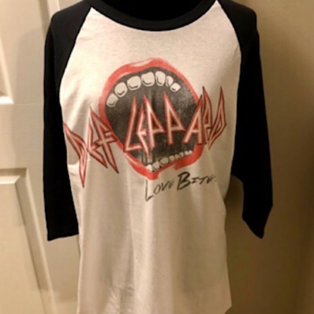 “NEW” Def Leppard Love Bites Shirt